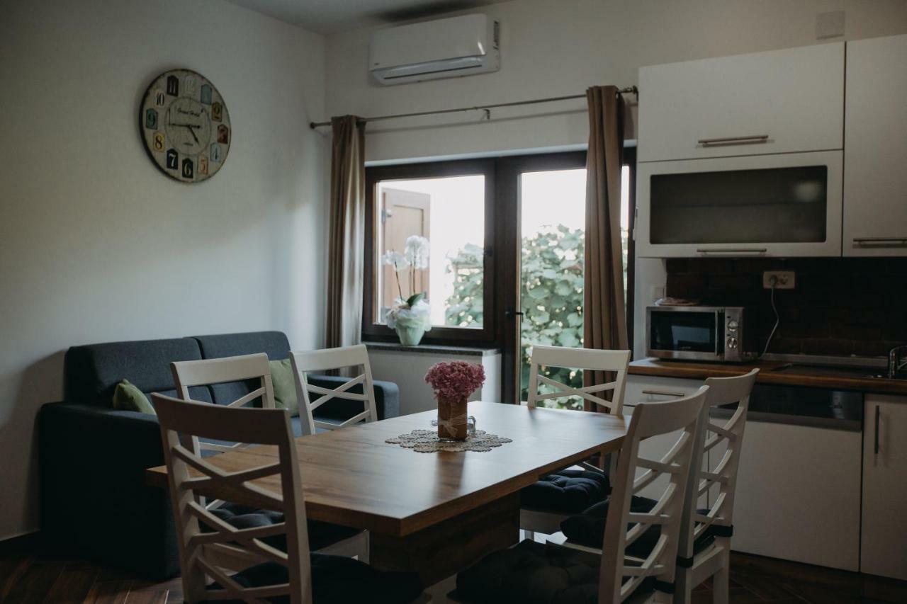 Apartman Vejama Josipdol Luaran gambar