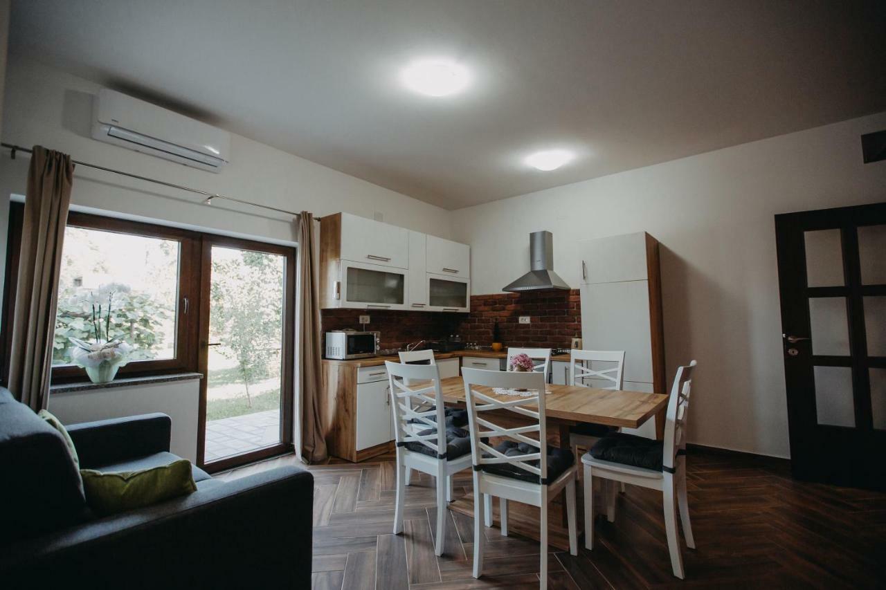Apartman Vejama Josipdol Luaran gambar