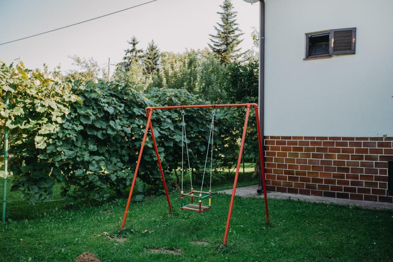 Apartman Vejama Josipdol Luaran gambar