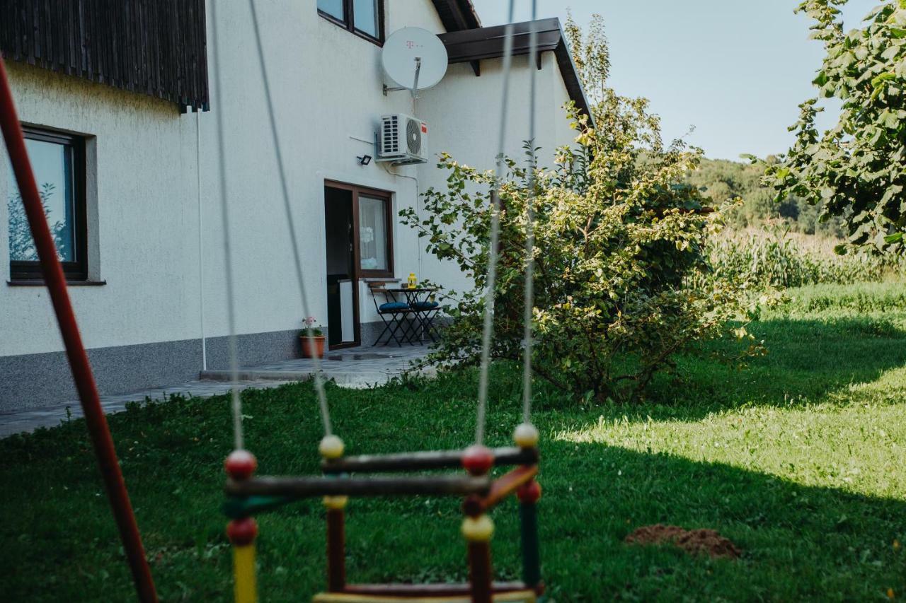 Apartman Vejama Josipdol Luaran gambar