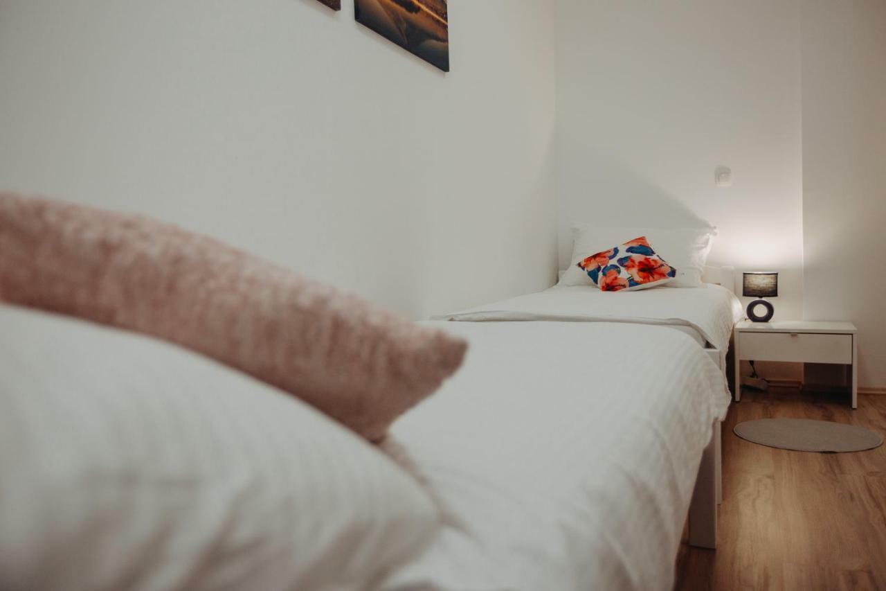 Apartman Vejama Josipdol Luaran gambar