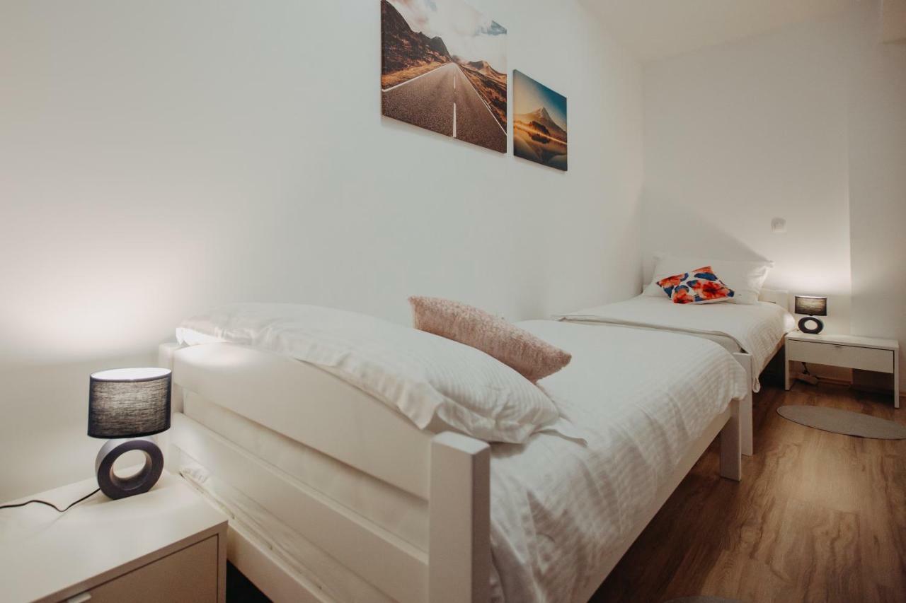 Apartman Vejama Josipdol Luaran gambar