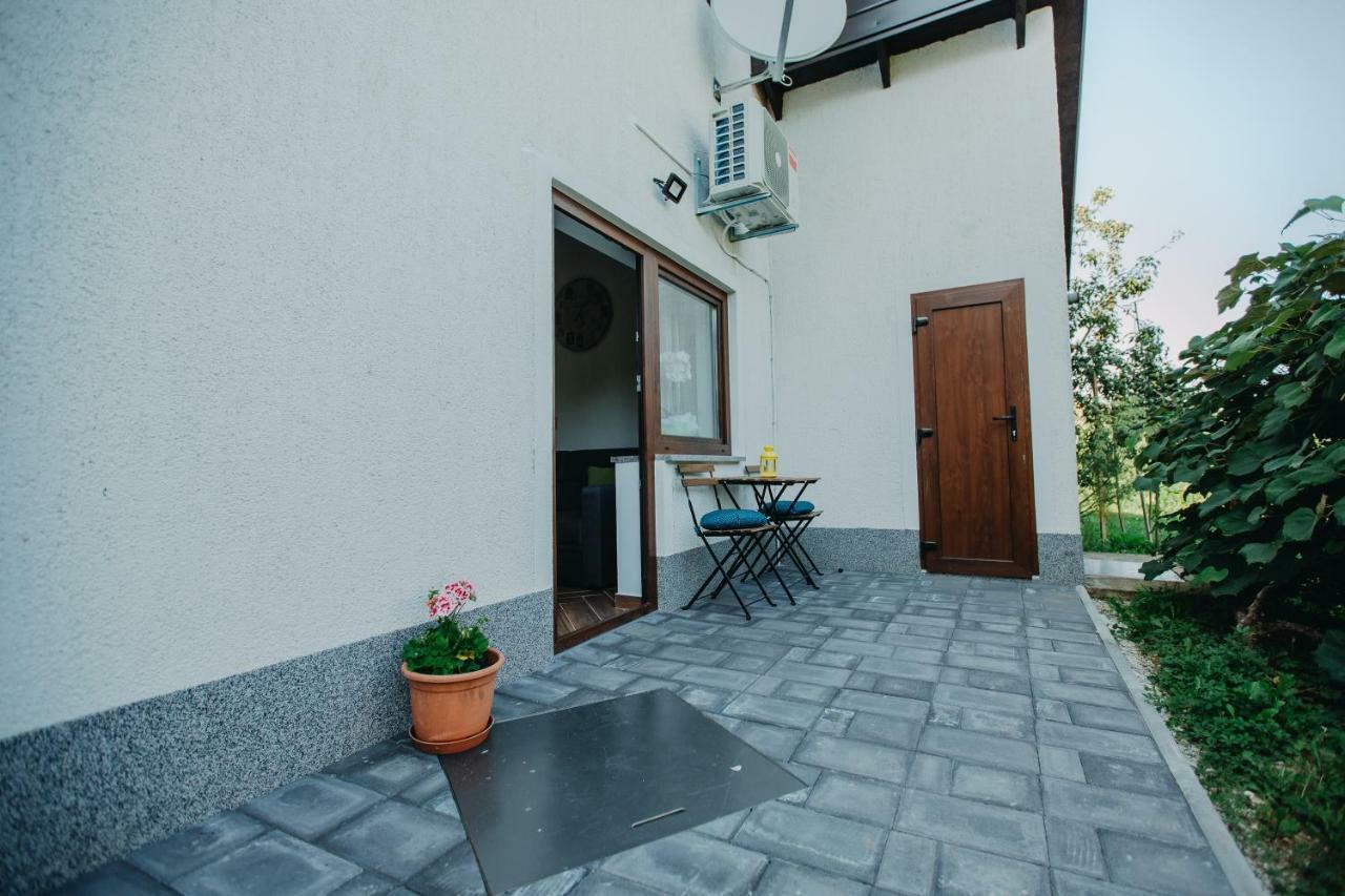 Apartman Vejama Josipdol Luaran gambar